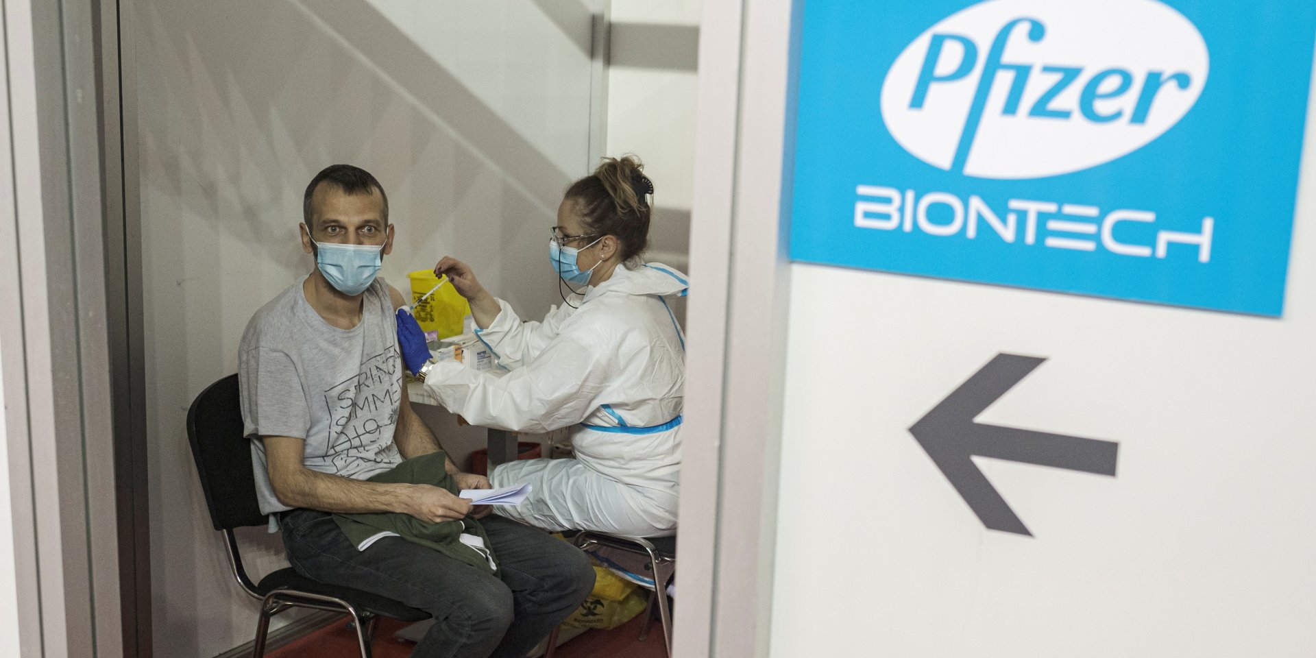 Pfizer подтвердила, что препараты, изъятые в Мексике и Польше, являются подделкой (Фото: REUTERS/Marko Djurica/File Photo)