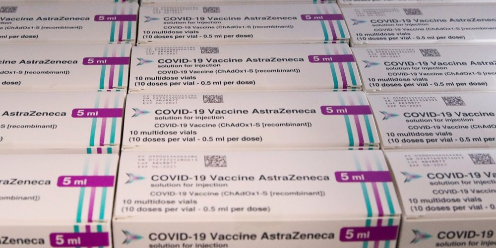 ЕС заказал у AstraZeneca 400 млн доз вакцины (Фото: REUTERS/Yves Herman)
