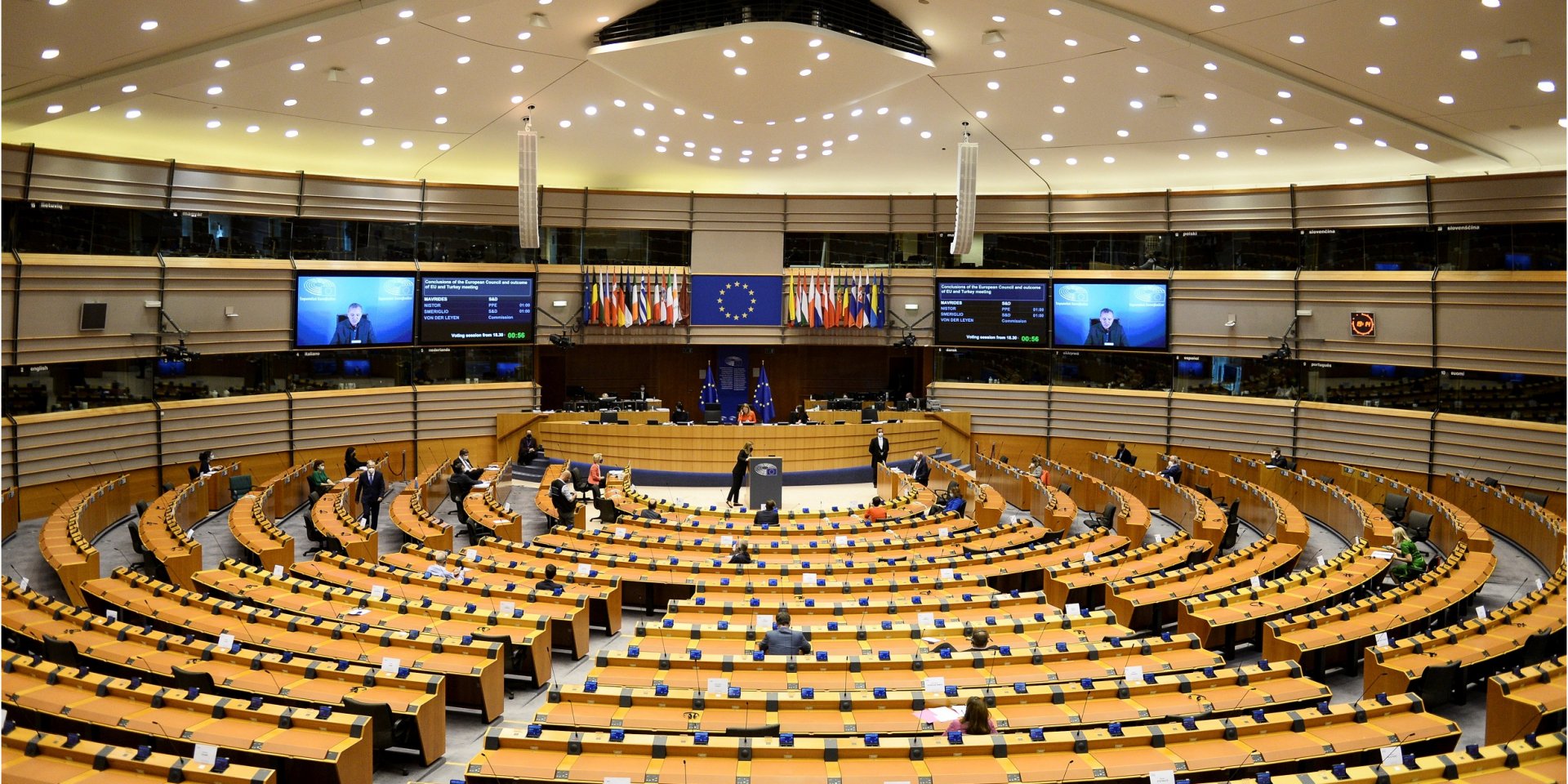 Европейский парламент одобрил торговую сделку после Brexit (Фото: REUTERS/Johanna Geron)