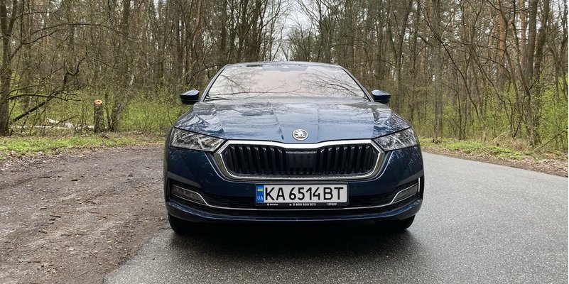 Skoda Octavia 2021 року. Знято на Samsung Galaxy S21 Ultra (Фото: НВ)
