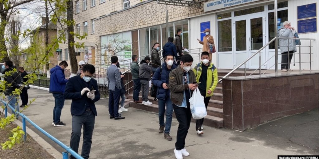 В Одессе граждан Китая вакцинировали от коронавируса (Фото: radiosvoboda.org)