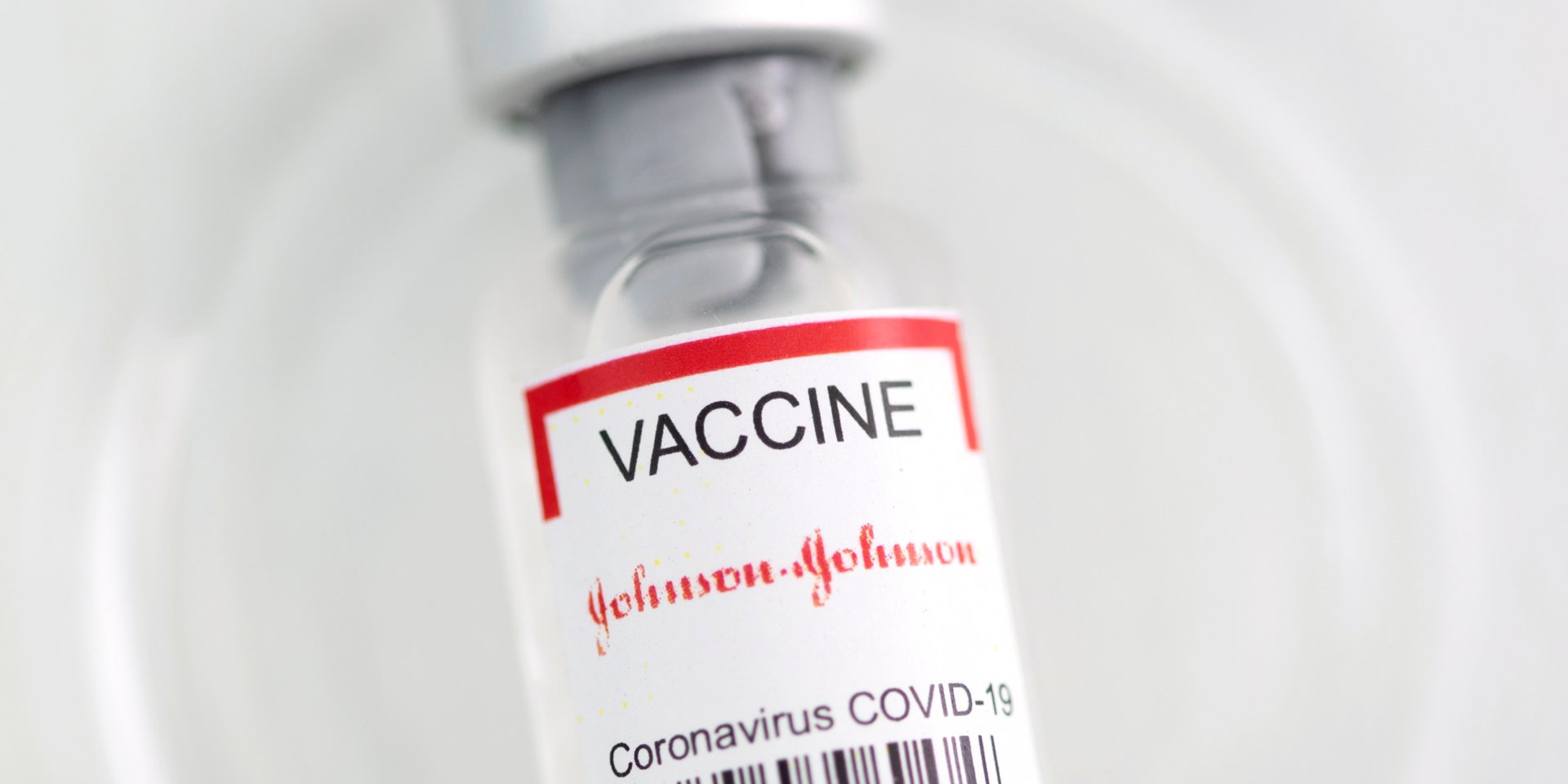 В апреле Johnson & Johnson отложила применение вакцины от коронавируса в Европе (Фото: REUTERS/Dado Ruvic)