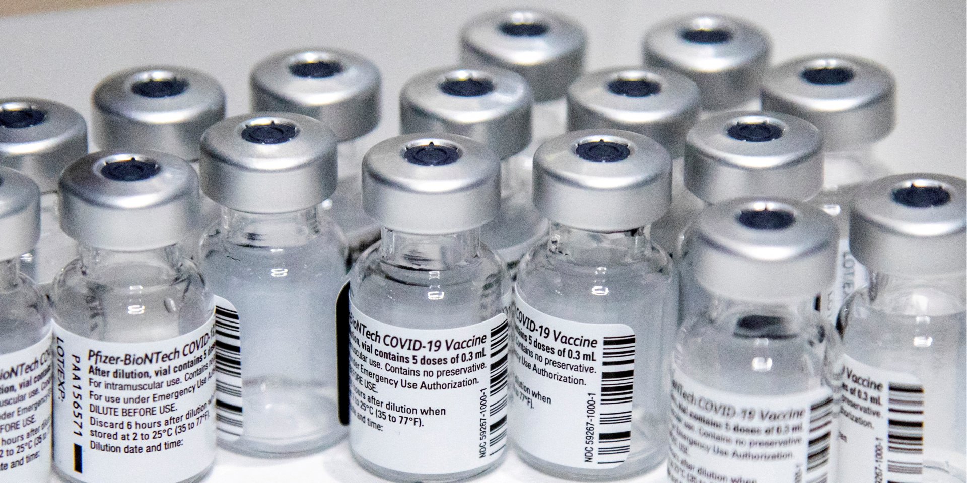 Украина может получить следующую партию вакцины Pfizer после 7 июня (Фото: REUTERS/Carlos Osorio)