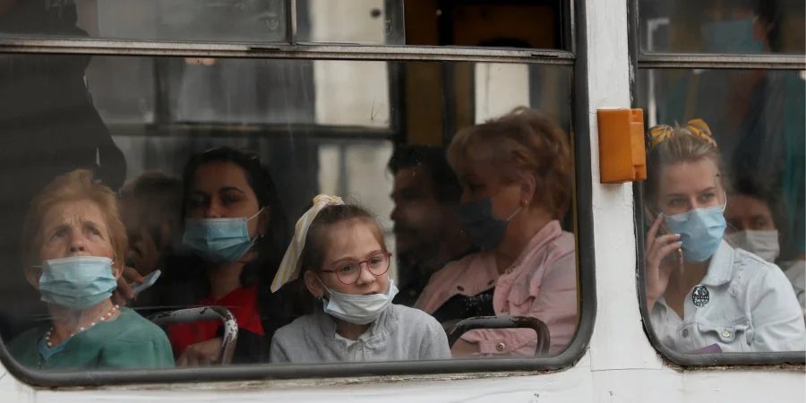В оранжевой зоне Украины осталась лишь одна область, остальные регионы — в желтой (Фото: REUTERS/Gleb Garanich)