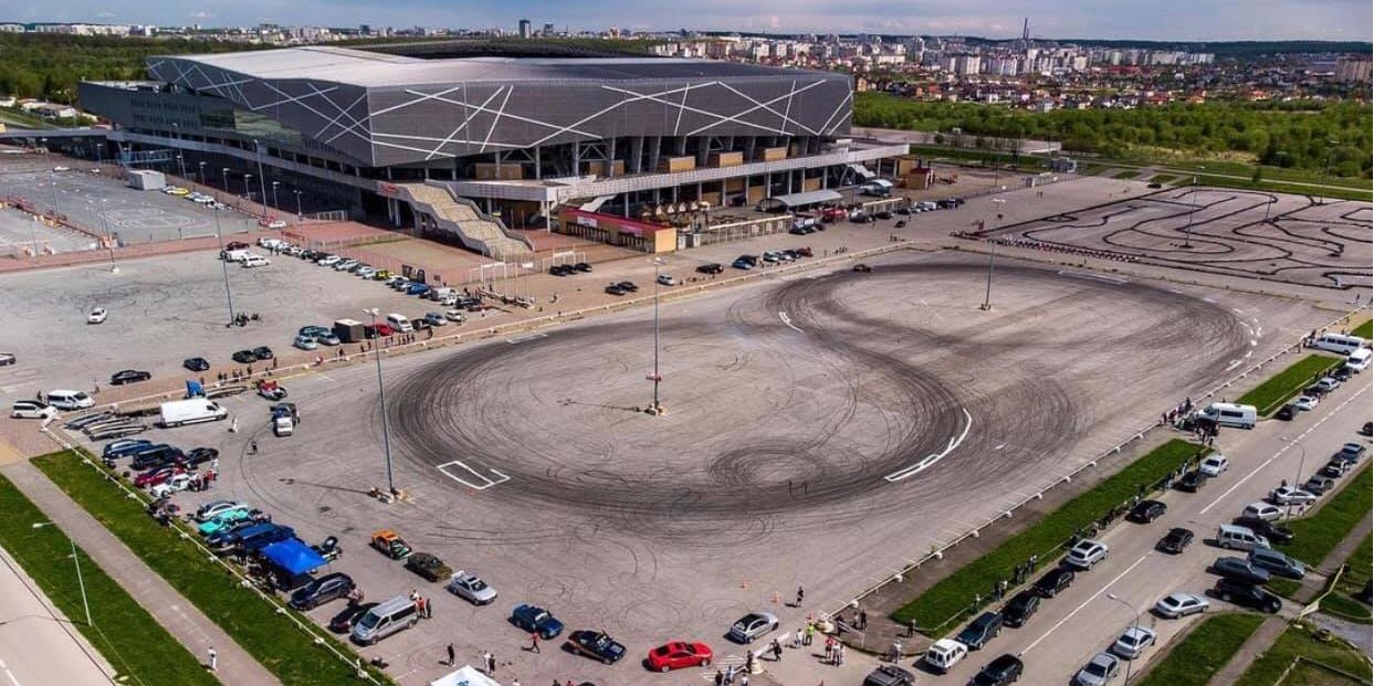 Мобильные бригады будут работать на выходных в две смены (Фото: Arena Lviv/Facebook)