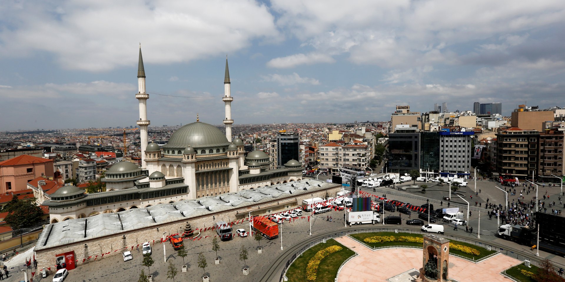 Эрдоган ослабляет карантин в Турции (Фото: REUTERS/Dilara Senkaya)