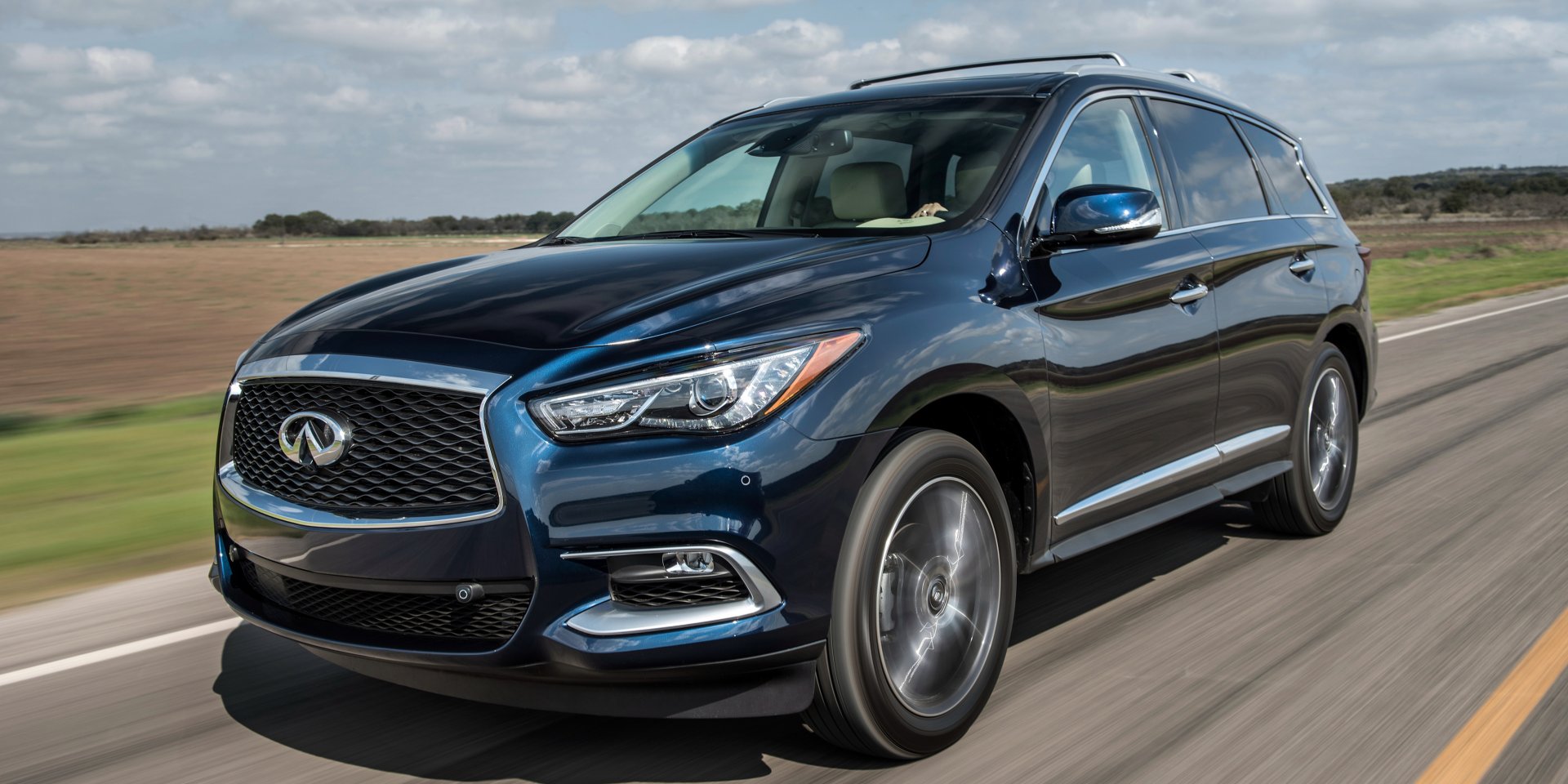 На ходу — по реакциям подвески — ощущается, что QX60 — тяжелая машина (Фото: DR)