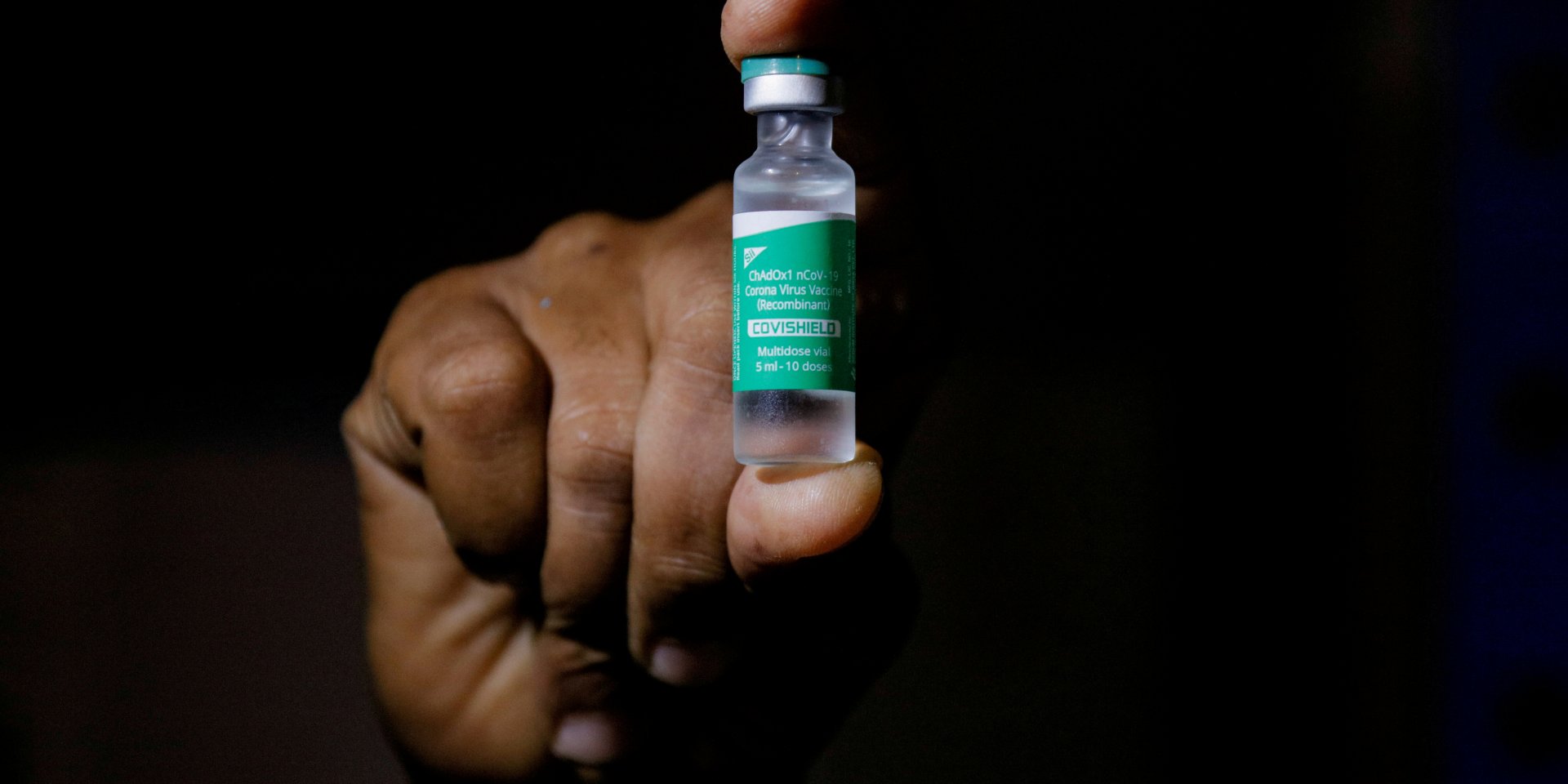 Вакцина Covishield (Фото: REUTERS/Francis Kokoroko)