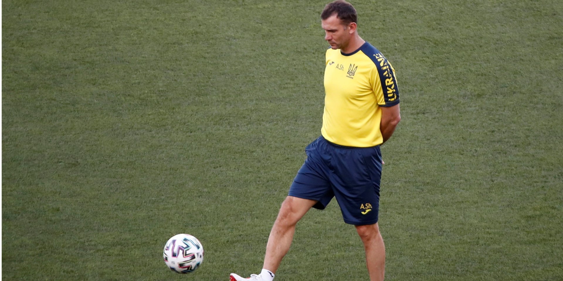 Тренировка сборной Украины на Евро-2020 (Фото: REUTERS/Alessandro Garofalo)