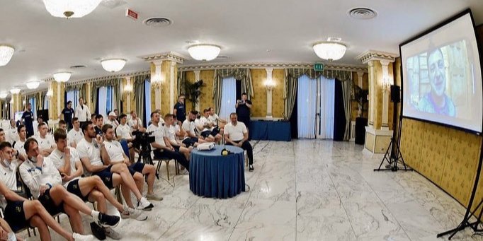 Зеленський підтримав футболістів збірної України перед грою (Фото: Володимир Зеленський via Instagram)