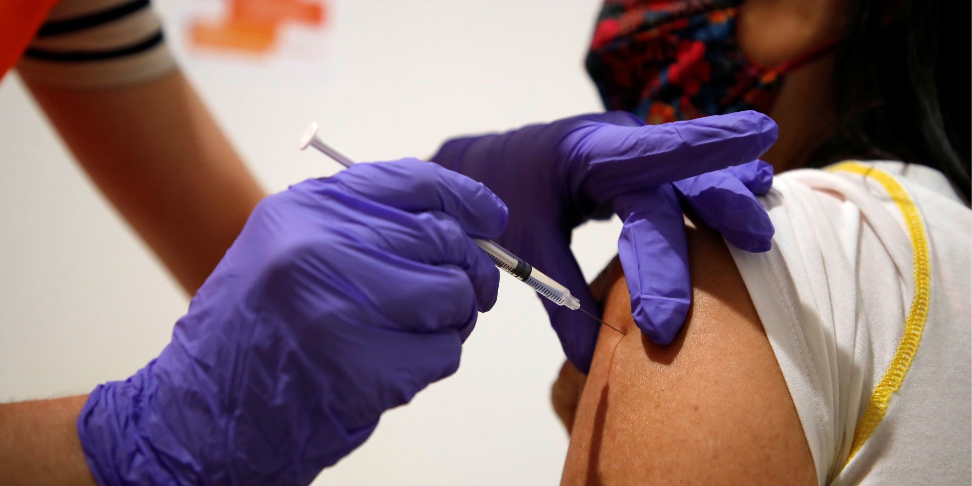 Франция призывает ограничить одобренные вакцины (Фото: REUTERS/Sarah Meyssonnier)