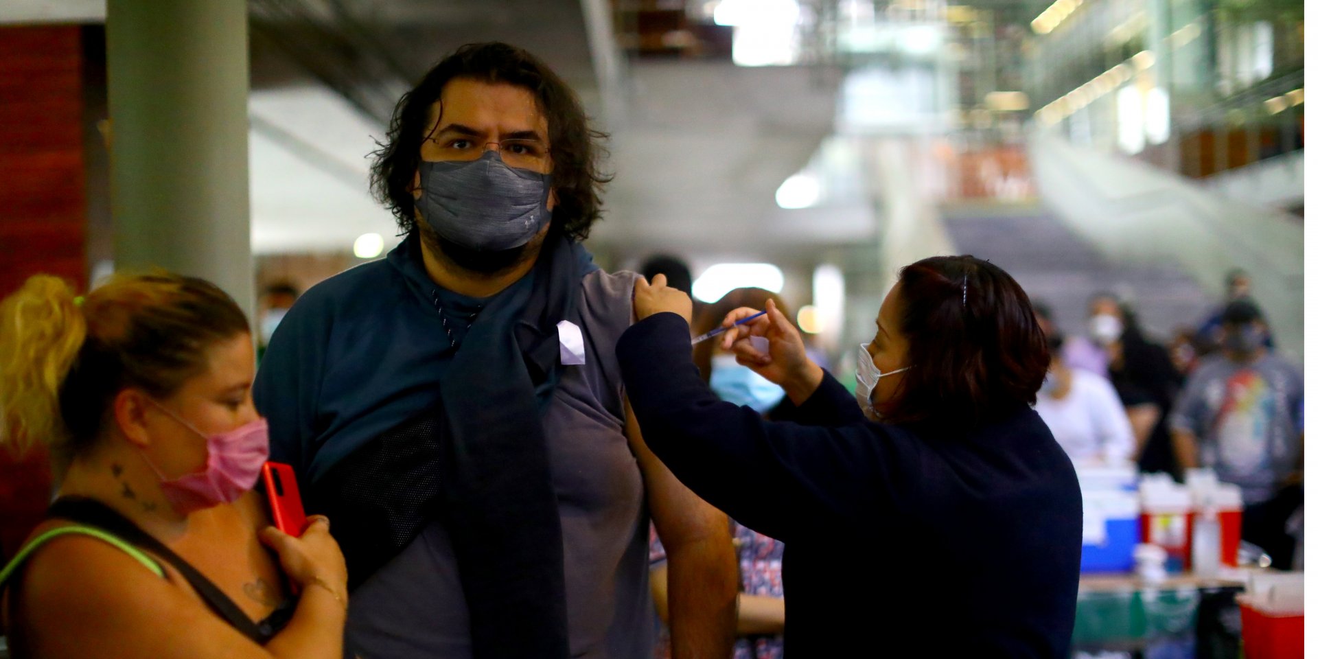 Вакцину распределят в рамках глобальной инициативы COVAX (Фото: Edgard Garrido/Reuters)