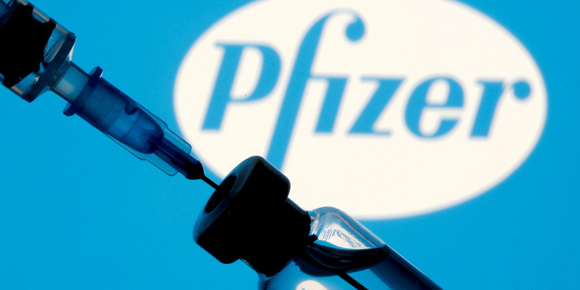 Были нарушены правила транспортировки вакцины Pfizer (Фото: REUTERS/Dado Ruvic)