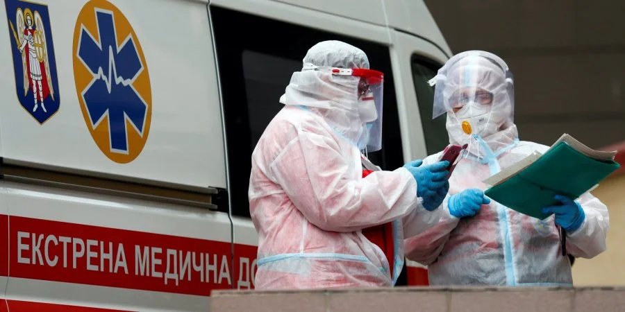 В КГГА говорят, что руководители больниц второй волны должны подготовить медицинские учреждения для приема больных во время третьей волны эпидемии (Фото: REUTERS/Gleb Garanich)
