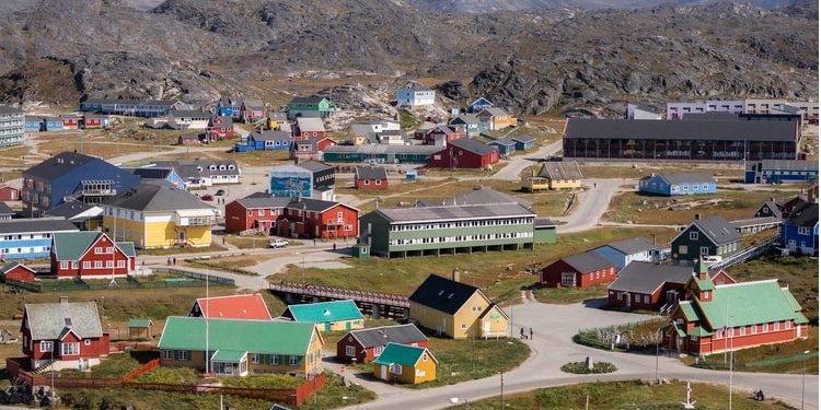 Гренландия ввела временные ограничения для борьбы с коронавирусом (Фото: Visit Greenland/Unsplash)