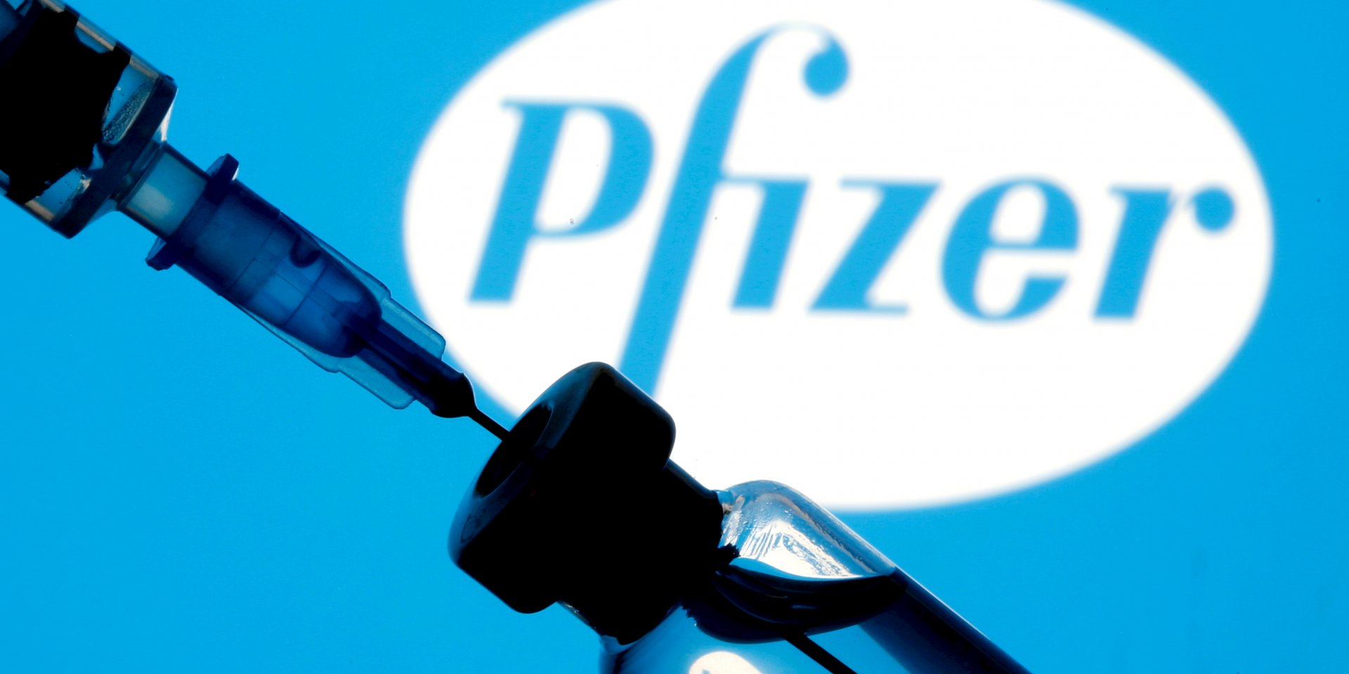 В Украину привезут еще вакцины от Pfizer (Фото: REUTERS/Dado Ruvic)