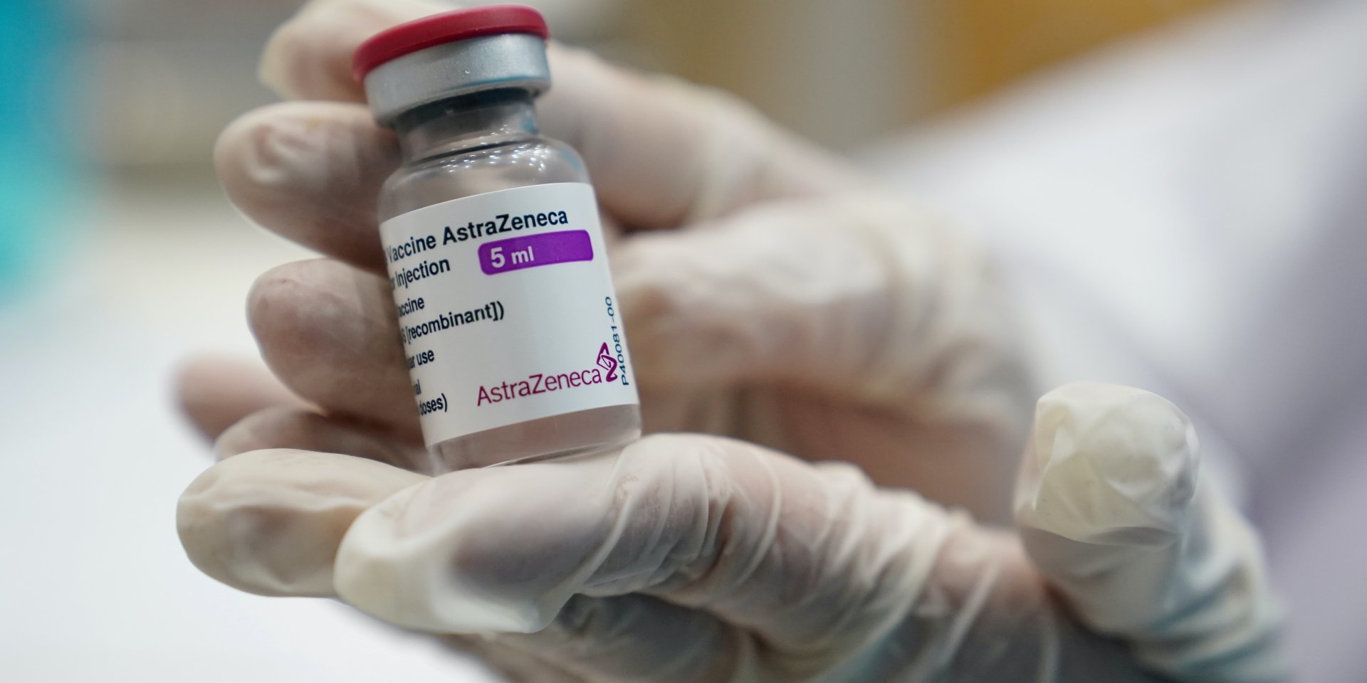 Эстония отправила в Украину более 52 тысяч доз вакцины AstraZeneca (Фото: REUTERS/Athit Perawongmetha)