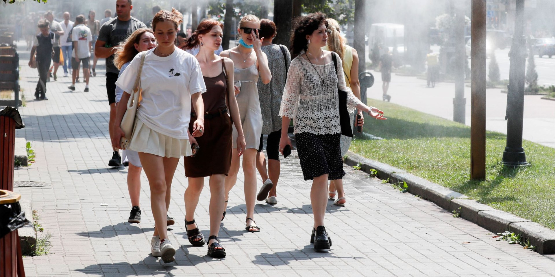Заболеваемость коронавирусом в Украине пока держится на одном уровне (Фото: Gleb Garanich/Reuters)