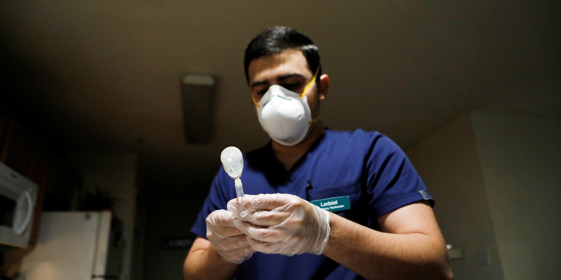 Венгрия ввела обязательную вакцинацию для медиков (Фото: Octavio Jones/Reuters)