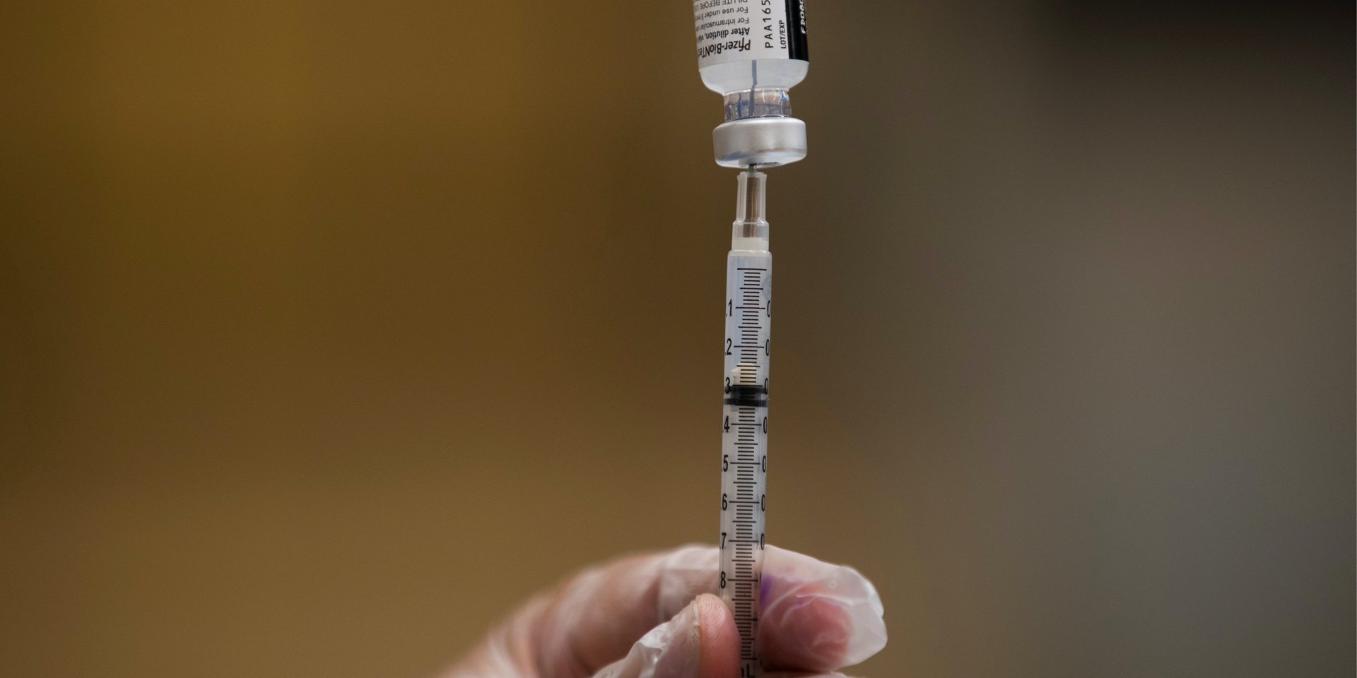 В ЄС заявили про відсутність необхідності в третій дозі вакцини (Фото: REUTERS/Mike Blake)