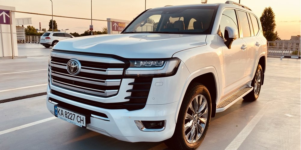 Пробуємо Toyota Land Cruiser 300. Знято на Samsung Galaxy S21 Ultra (Фото: НВ)