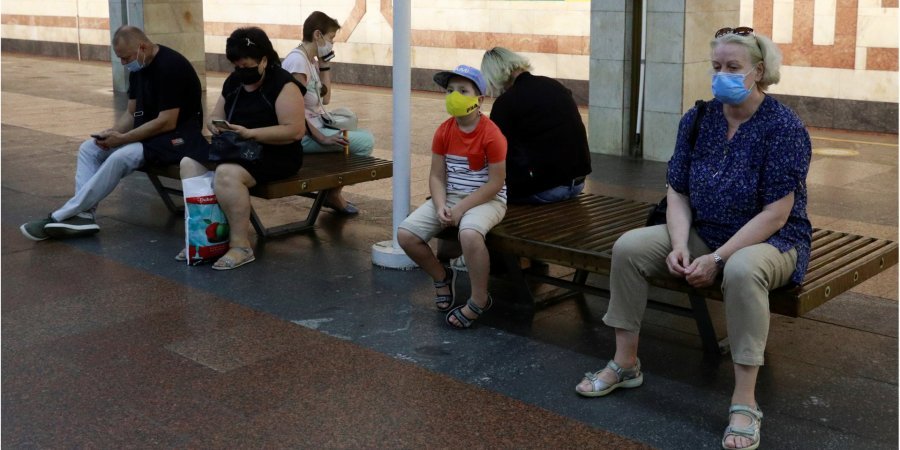 Когда в Украине можно будет ввести желтую зону карантина, рассказал Ляшко (Фото: REUTERS/Valentyn Ogirenko)