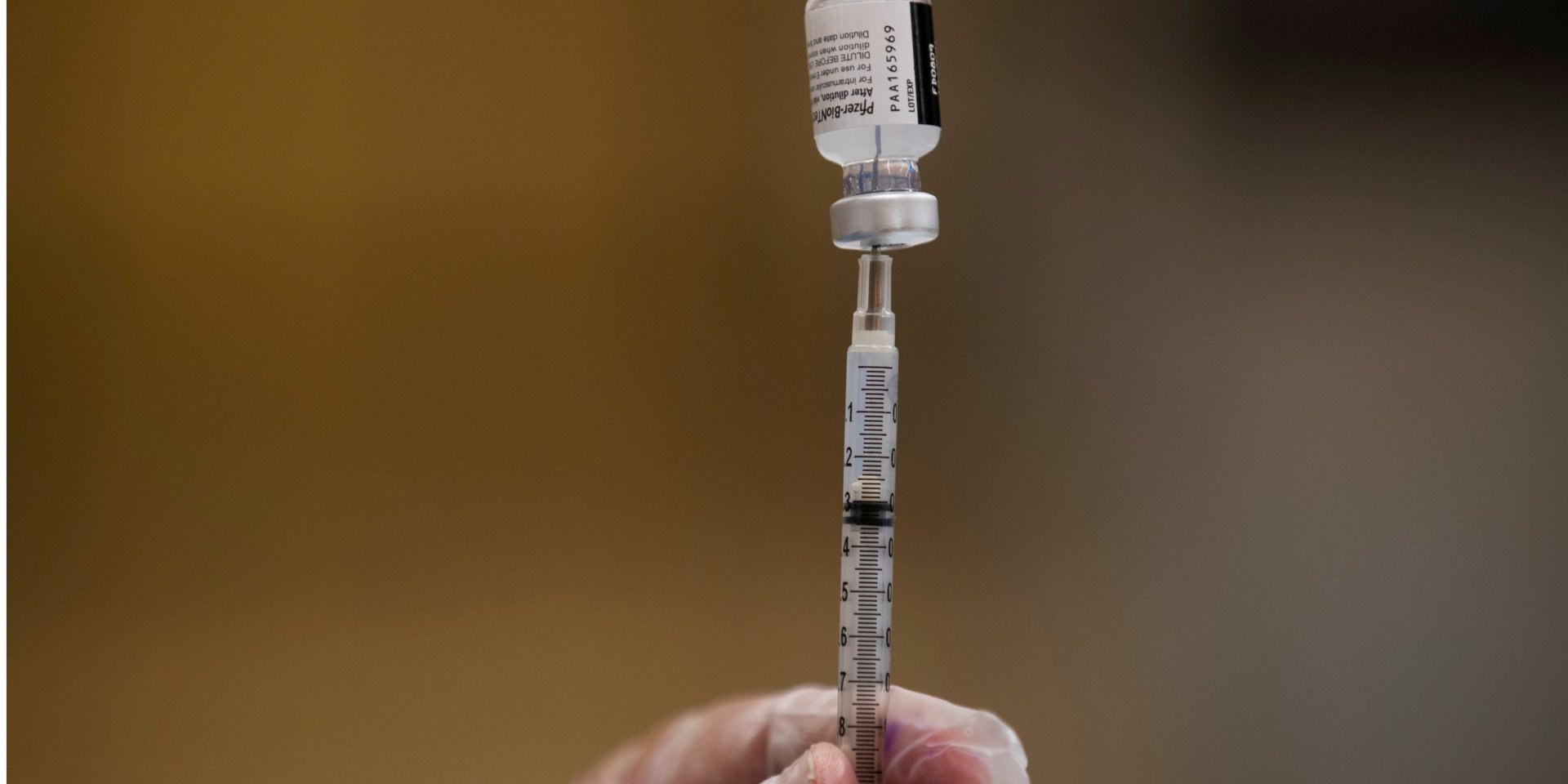 Шмыгаль рассказал, будет ли вакцинация в Украине обязательной (Фото: REUTERS/Mike Blake)