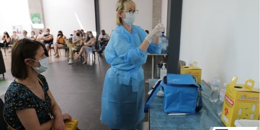 В Україні дві дози вакцини від коронавірусу отримали понад 5 млн осіб (Фото: Міськрада Львова)