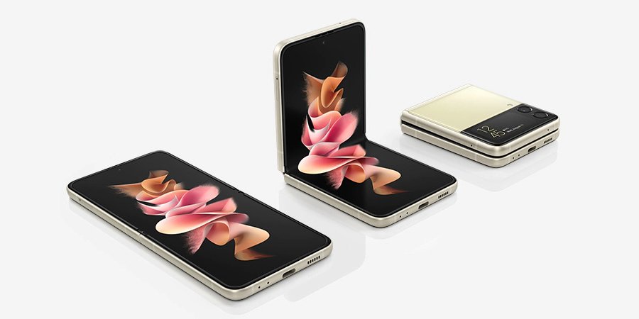 Samsung Galaxy Flip является едва ли не самой доступной моделью среди всех складных смартфонов (Фото: Samsung)