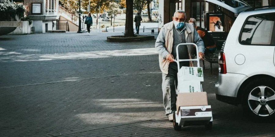 В Украине растет заболеваемость COVID-19, вся страна перешла в желтую зону (Фото: bennett tobias/Unsplash)