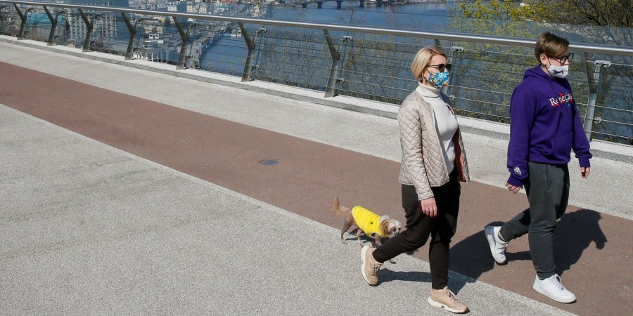 Заболеваемость коронавирусом в Украине стремительно растет во всех областях (Фото: REUTERS/Gleb Garanich)