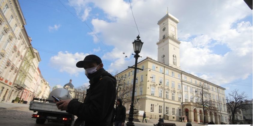 В Украине ухудшается ситуация с коронавирусом, во Львове собираются ужесточить карантин (Фото: Горсовет Львова)