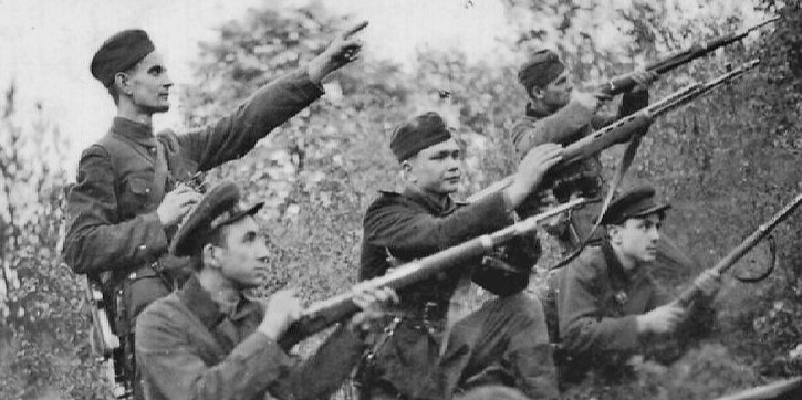 Повстанці з&nbsp;Острозького відділу в&nbsp;Суразьких лісах (Фото: Центр досліджень визвольного руху)