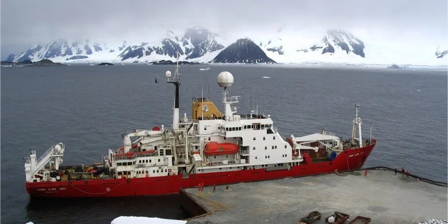 Украина приобрела ледокол RRS James Clark Ross у Великобритании за $5 млн (Фото: Tom L-C via Wiki)