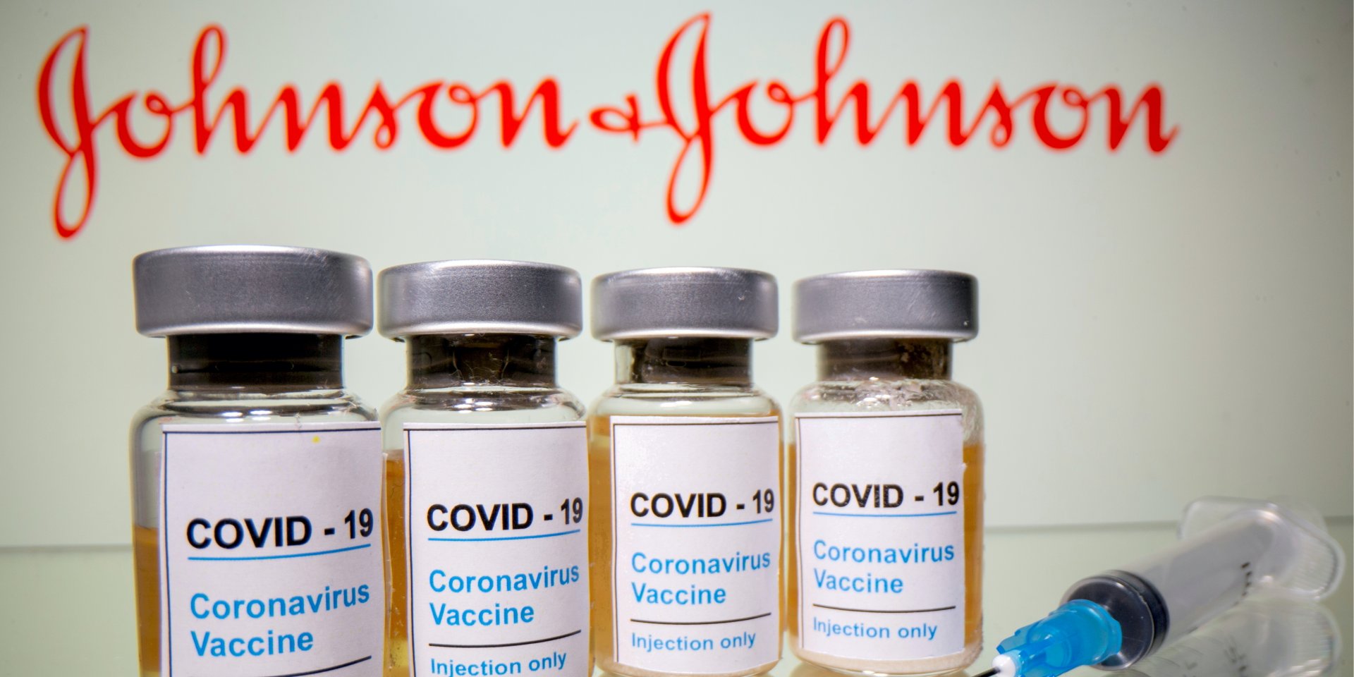 Украина не планирует поставки COVID-вакцины Johnson&Johnson (Фото: REUTERS/Dado Ruvic)