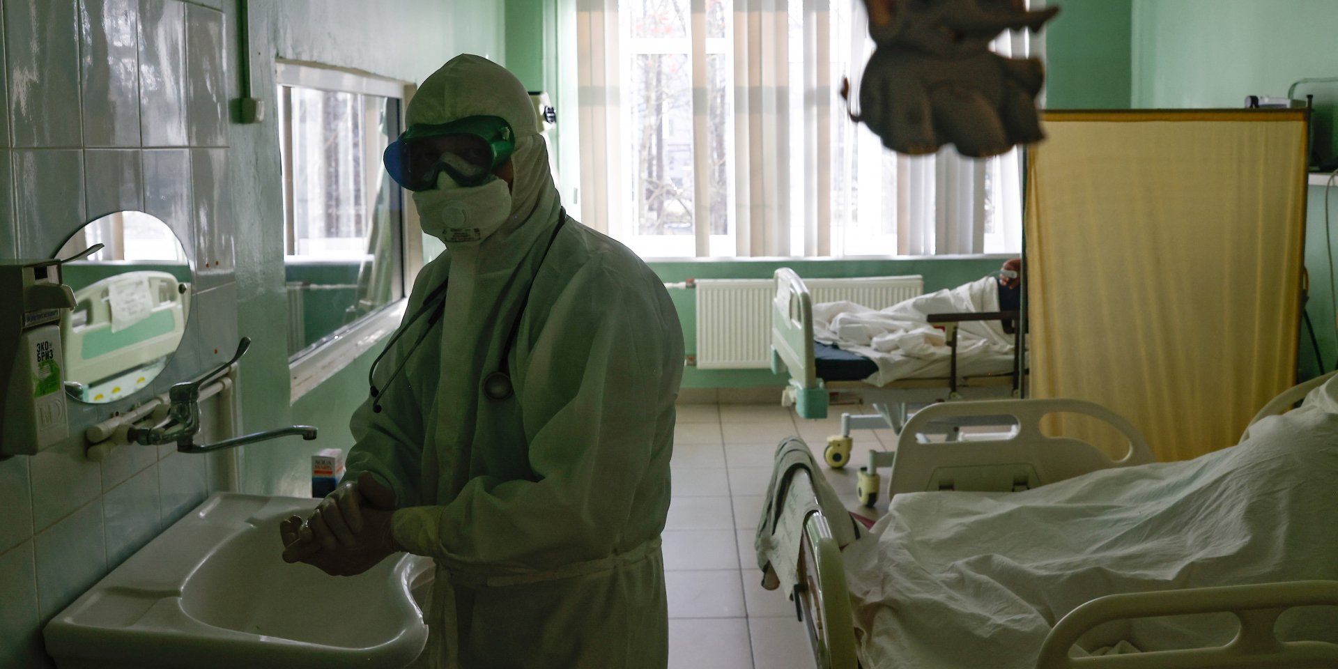 В России зафиксировали рекордную заболеваемость коронавирусом и смертность от него (Фото: REUTERS/Maxim Shemetov)