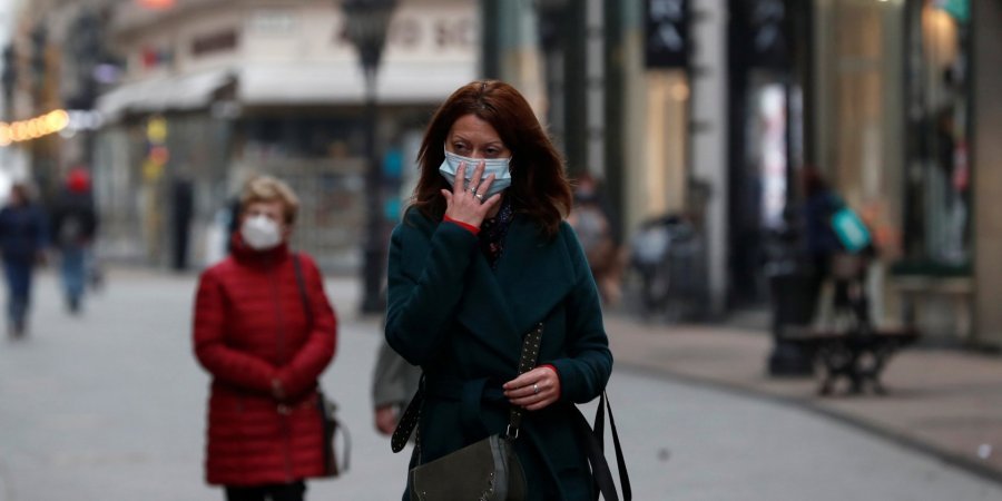 В Киеве ухудшается ситуация с COVID-19 (Фото: REUTERS / Bernadett Szabo)