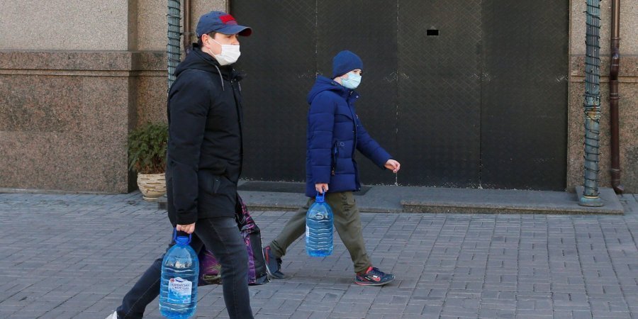 В каких регионах Украины самая высокая заболеваемость коронавирусом (Фото: REUTERS/Gleb Garanich)