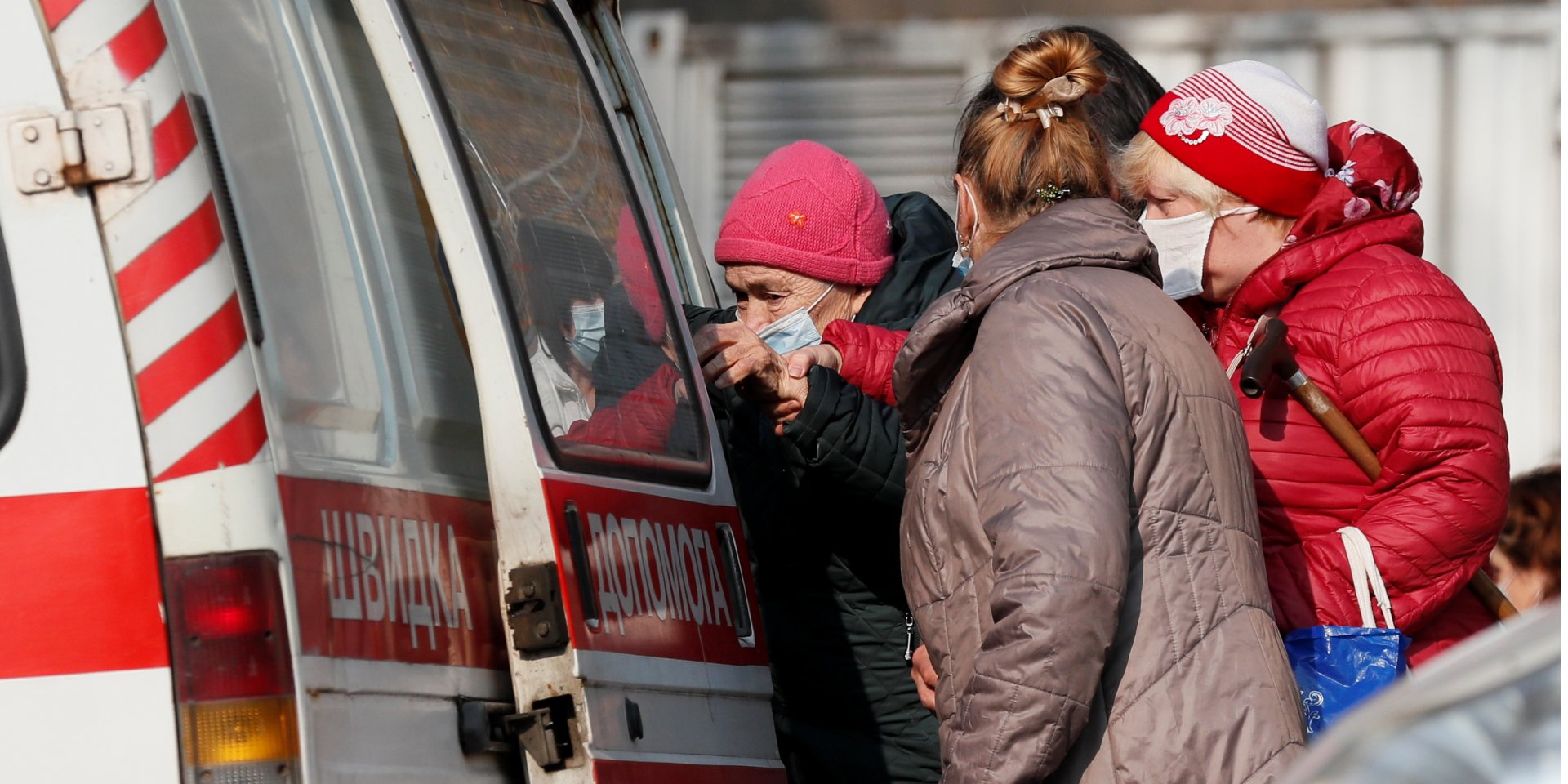 В регионах Украины фиксируют рекордную заболеваемость коронавирусом (Фото: REUTERS/Gleb Garanich)