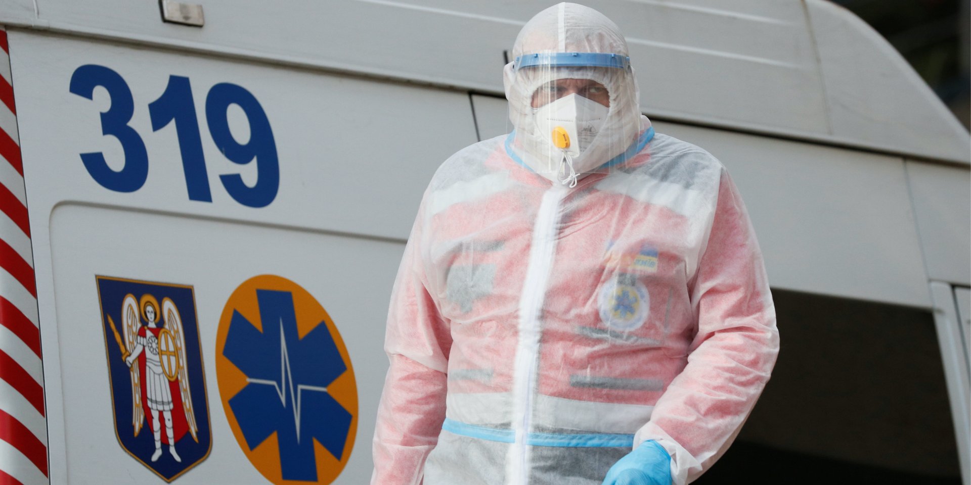 По словам премьера, Украина вышла на плато заболеваемости COVID-19 (Фото: REUTERS/Gleb Garanich)