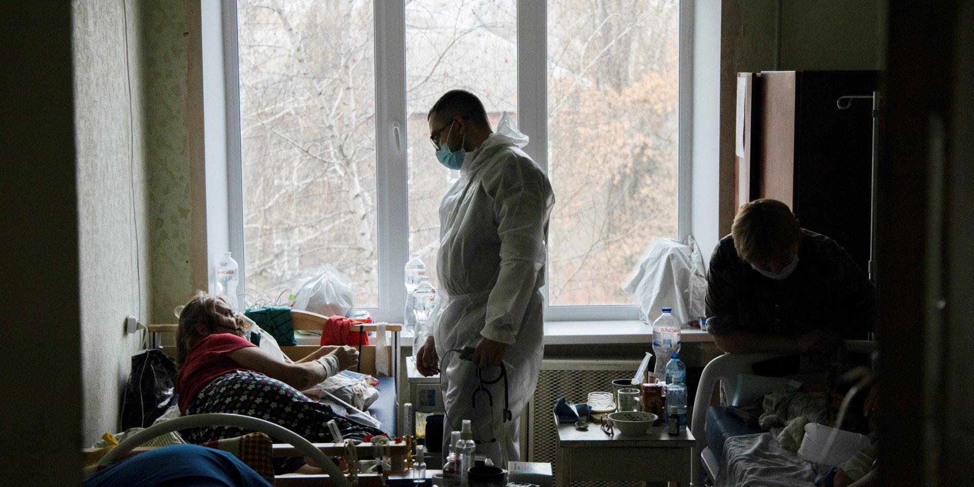 За минувшие сутки коронавирус в Украине обнаружили у 7464 человек (Фото: REUTERS/Stanislav Kozliuk)