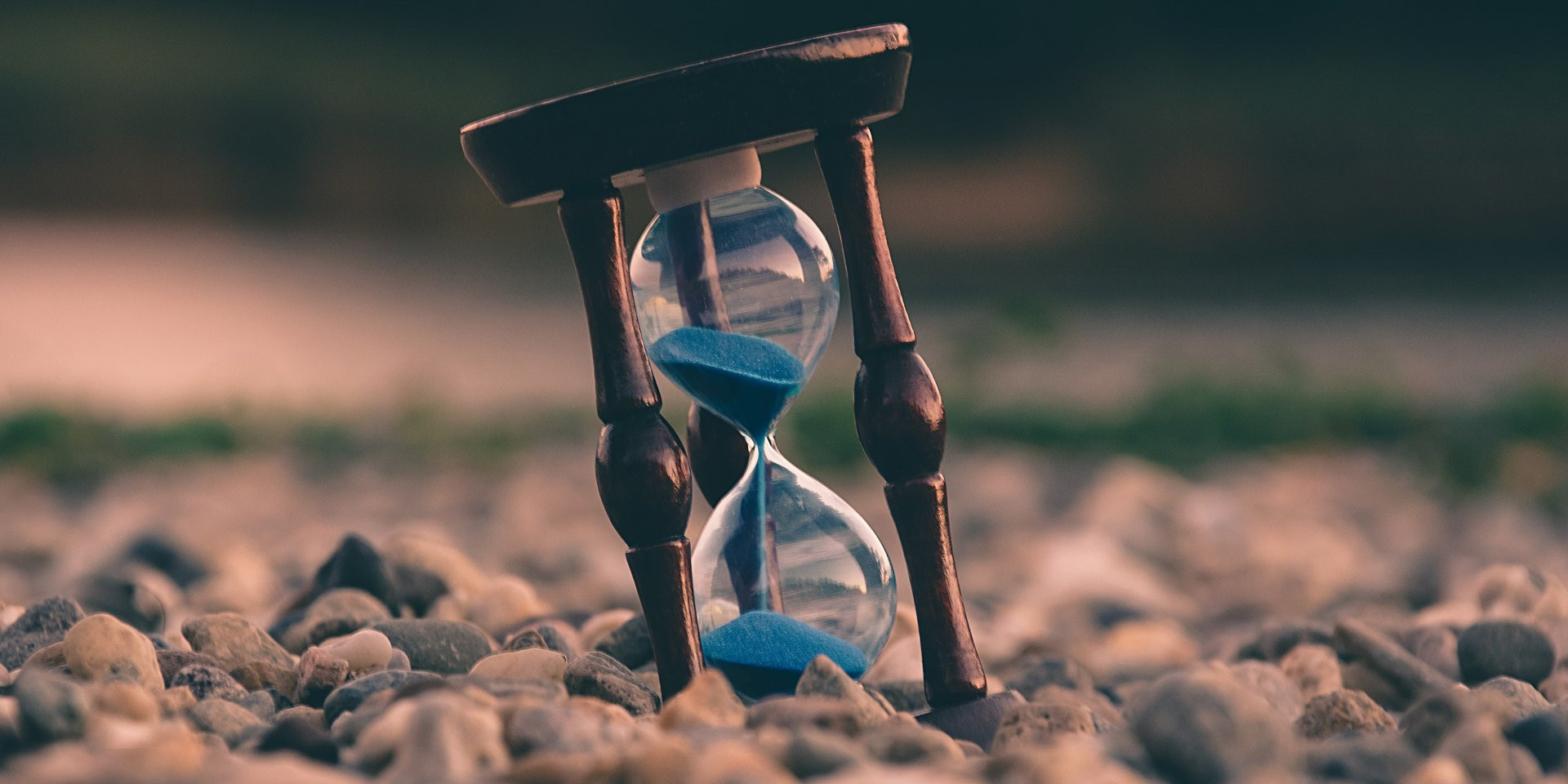 Час людства спливає, упевнений учений (Фото: Aron Visuals / Unsplash)