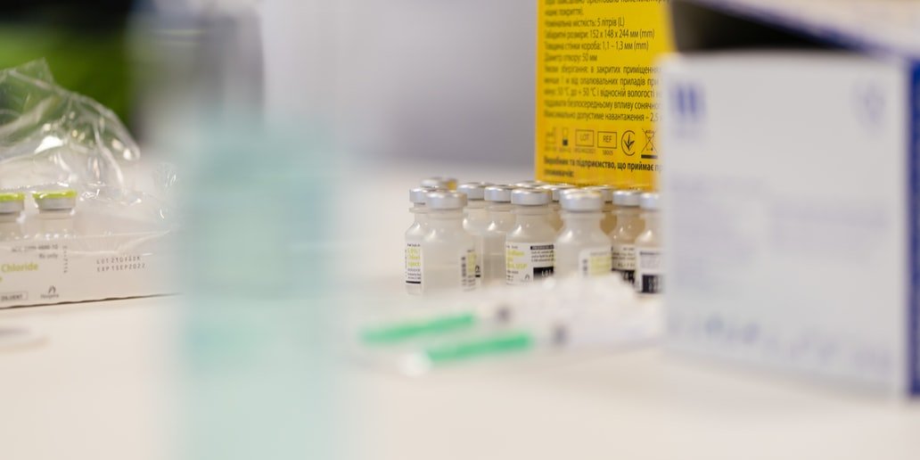 Список профессий, которые подлежат обязательной вакцинации, расширяли дважды, Минздрав готовит новые изменения (Фото: Eugene Chystiakov/Unsplash)