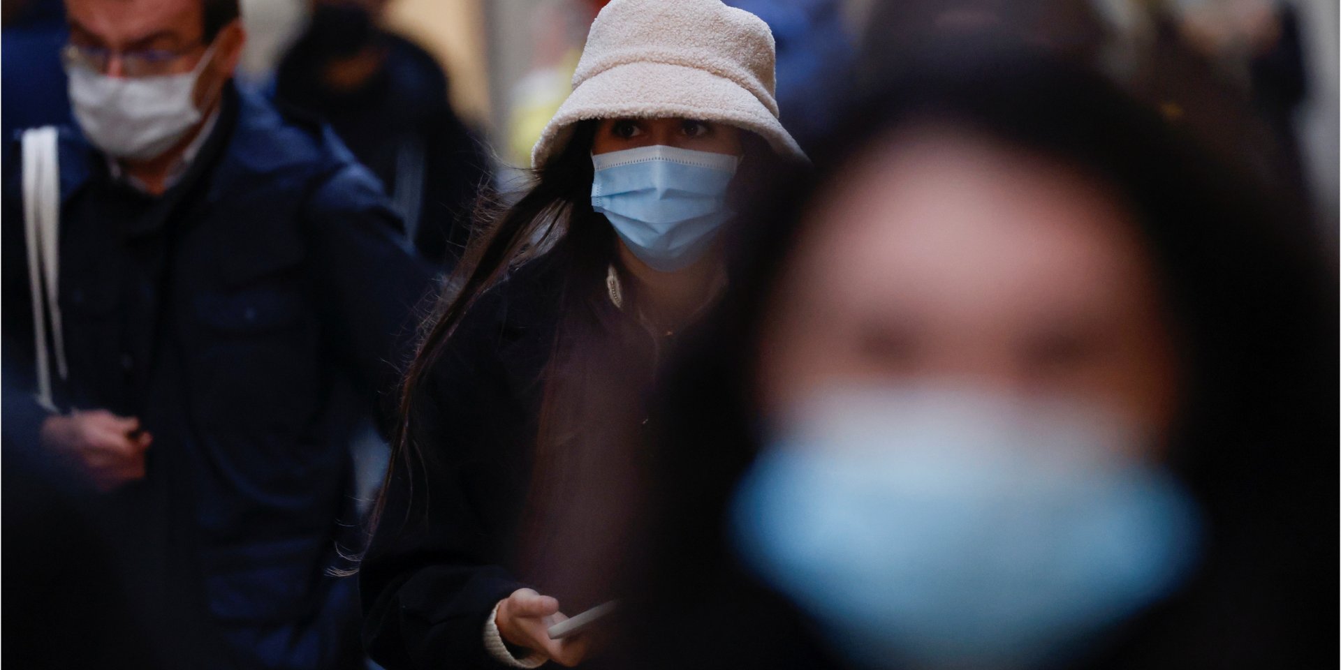 Еще две области могут выйти из красной зоны карантина (Фото: REUTERS/Stephane Mahe)