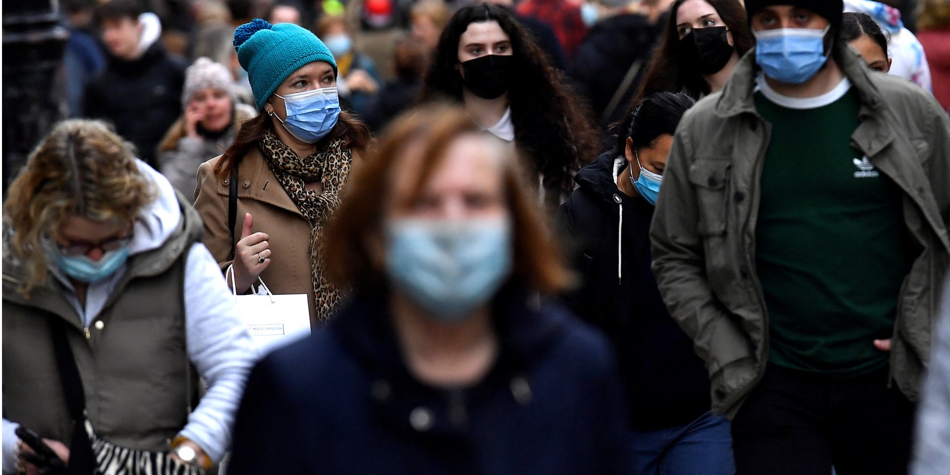 Киев остается лидером суточной заболеваемости (Фото: REUTERS/Clodagh Kilcoyne)