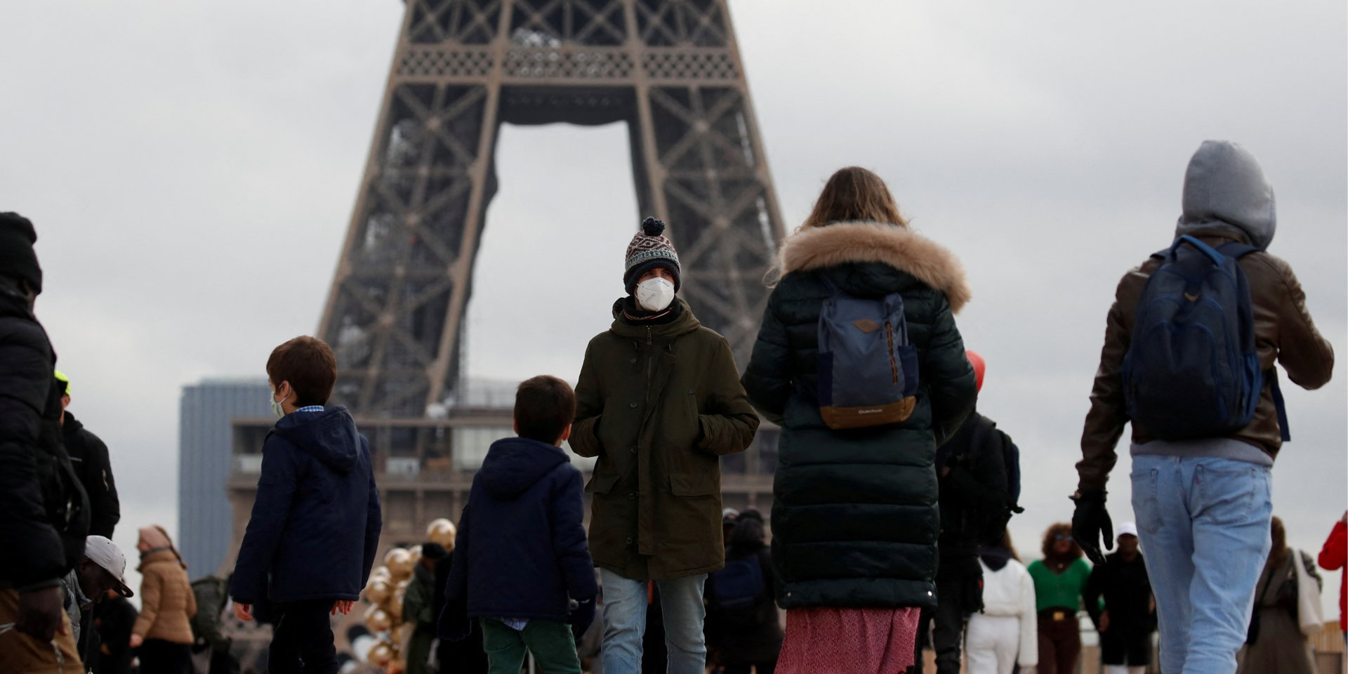 В ближайшее время в Европе штамм Омикрон вытеснит другие варианты (Фото: REUTERS/Gonzalo Fuentes)