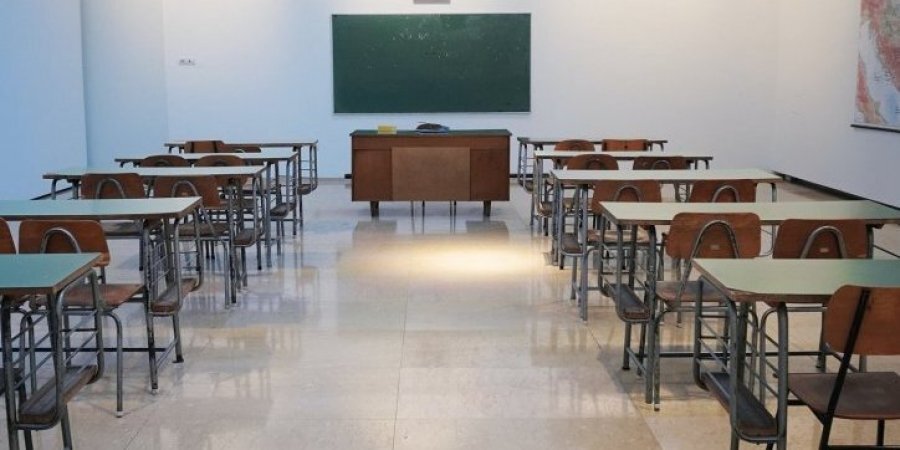 В столичных школах не планируют продлевать каникулы из-за COVID-штамма Омикрон (Фото: Ivan Aleksic via Unsplash)