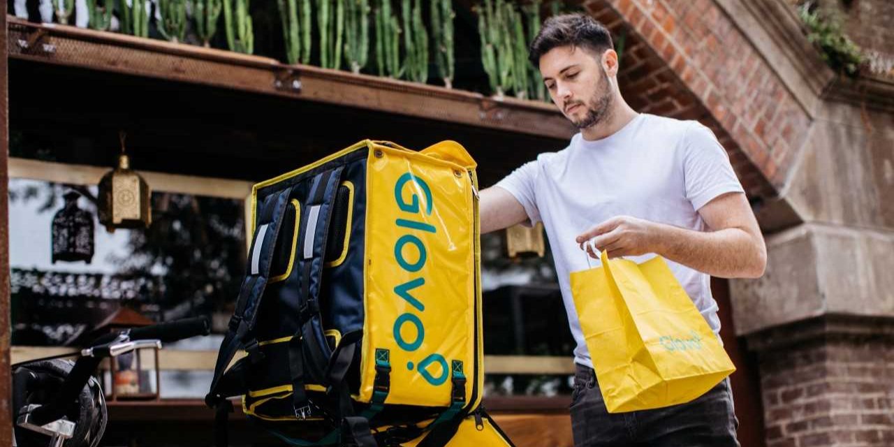 Glovо продолжит работу под своим брендом (Фото: Пресс-центр Glovo)