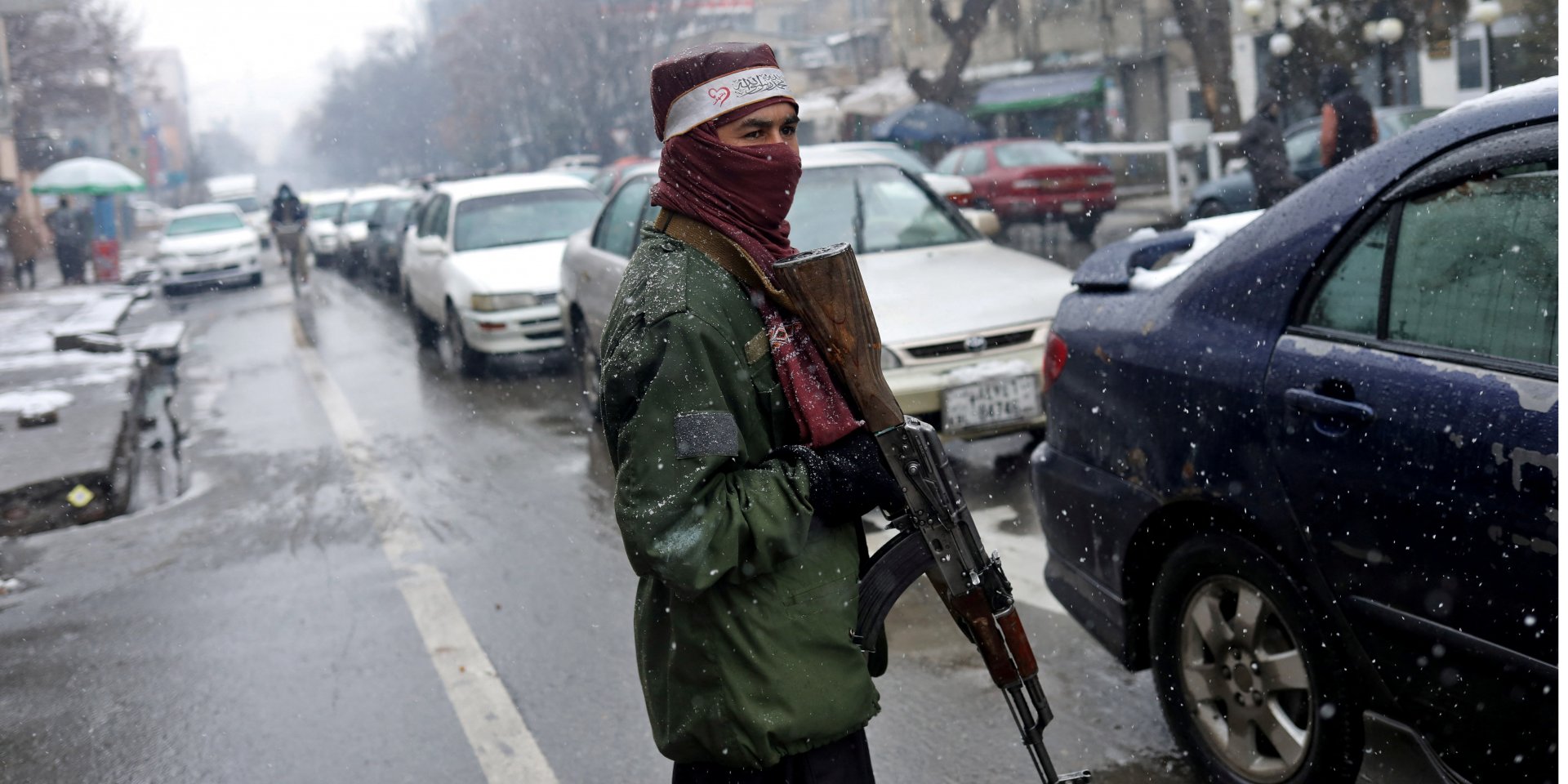 Боевик Талибана на улицах Кабула, январь 2022 года (Фото: REUTERS/Ali Khara)