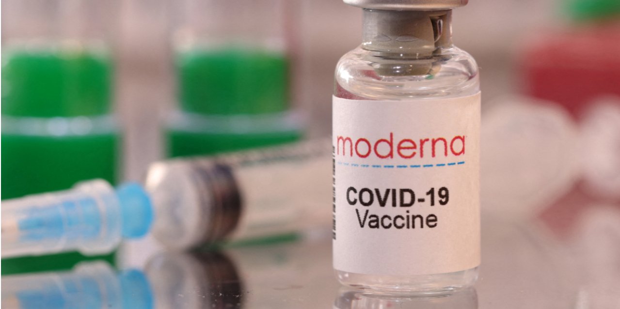 Комбинированная вакцина против COVID и гриппа может быть доступна к осени 2023 года (Фото: REUTERS/Dado Ruvic)